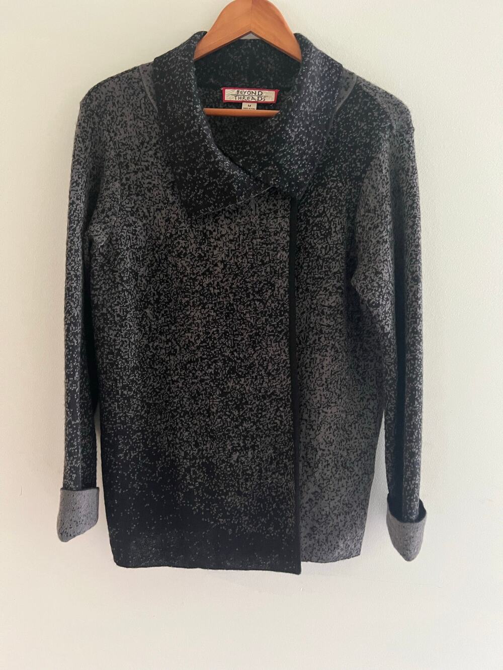 Beyond Threads 100% Baby Alpaca Sweater Jacket Black Gray Speckled Ombre Med JL
